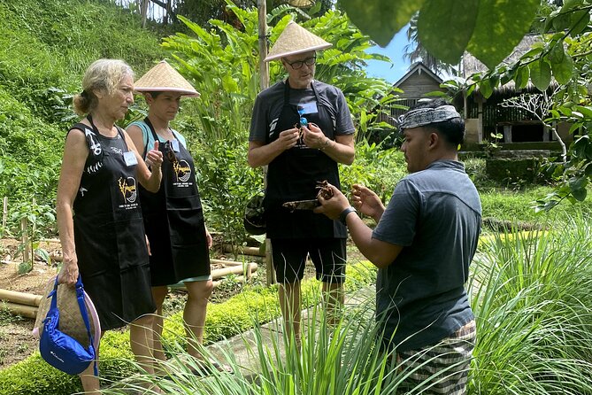 Authentic Balinese Organic Cooking Class in Ubud