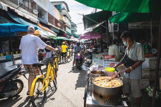 Authentic Chiang Mai 4-Hour Bicycle Tour With Northern Food - Tour Overview