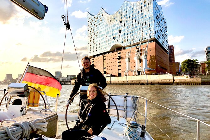Authentic Sailingtrip Beyond the Borders of the Port of Hamburg