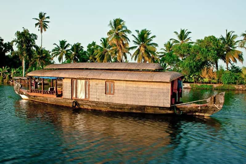 BACKWATER HOUSEBOAT TOUR FROM COCHIN PORT