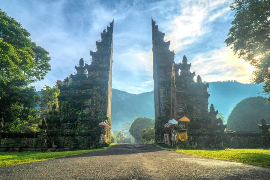 Bali: Bedugul Tour and Handara Gate With Banyumala Waterfall