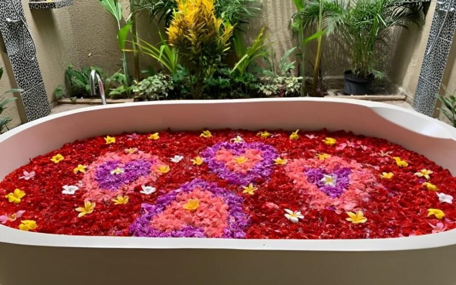 Bali: Ubud Relaxing Spa Aloevera Scrub With Flower Bath