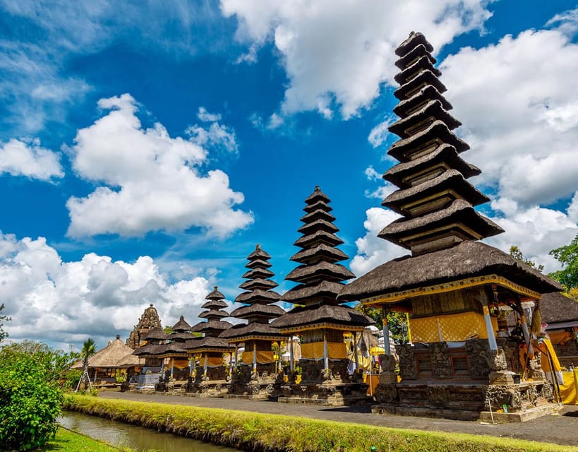 Bali Ulundanu Beratan Lake Temple & Tanah Lot Tour