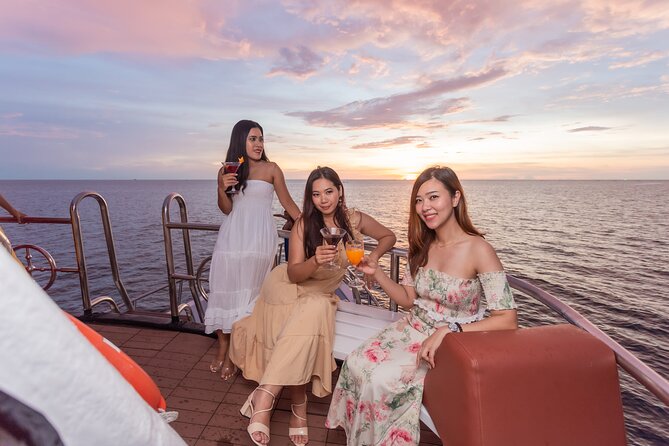 Baliblue Sunset Carnival - Yacht Party With Music and Dancer