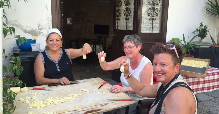Bari: Bike Tour & Pasta Making Experience