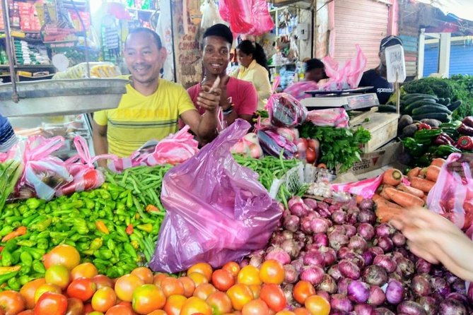 Bazurto Local Market With Maripe - Exploring Bazurto Market