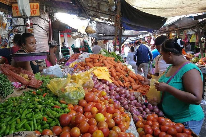 Bazurto Market and La Popa Convent Half Day City Tour
