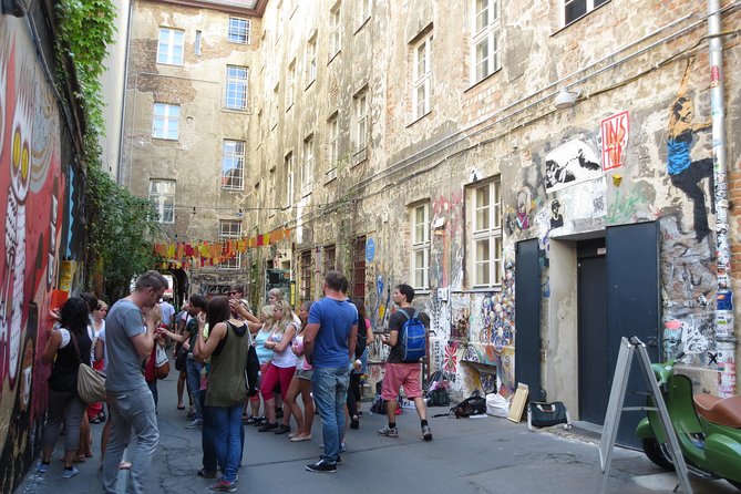 Berlin City Walking Tour of Scheunenviertel and Hackesche Höfe in Berlin Mitte - Berlins Jewish History and Culture