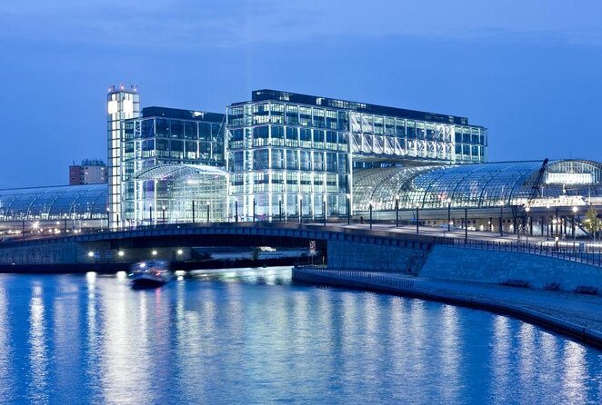 Berlin Combo: Hop-On-Hop-Off Bus and Icebar Ticket - What to Expect