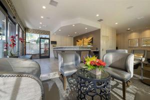 Best Western Plus Carriage Inn - Hotel Overview