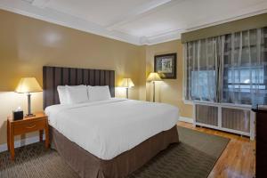 Best Western Plus Hospitality House Suites - Location and Accessibility