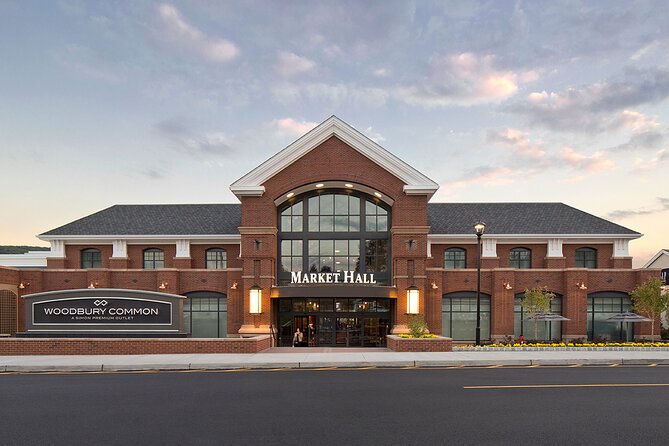 Black SUV – 7hs Staying Woodbury Outlets – Up to 6pax – Free Tax