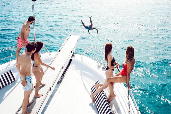 Boat Tour of the Bay of Palma With Snorkeling and Drink