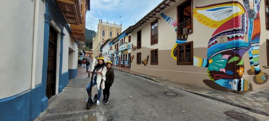 Bogota: Graffiti Tour With Electric Scooter (La Candelaria)
