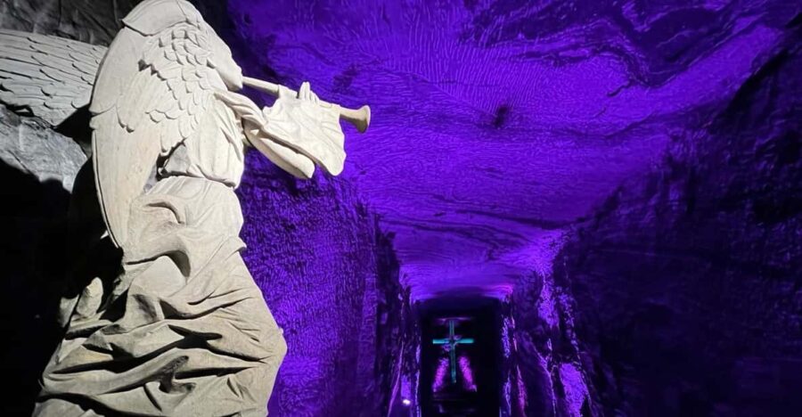 Bogotá: Tour to Guatavita and Salt Cathedral in One Day - Tour Overview