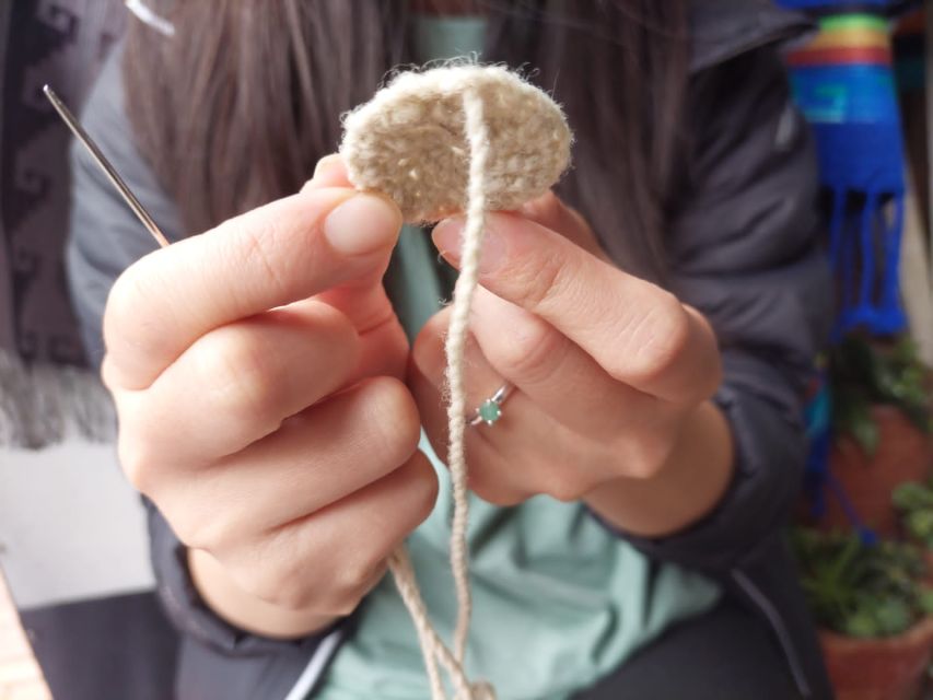 Bogotá: Traditional Colombian Bag Craft Workshop With Drink - Workshop Overview