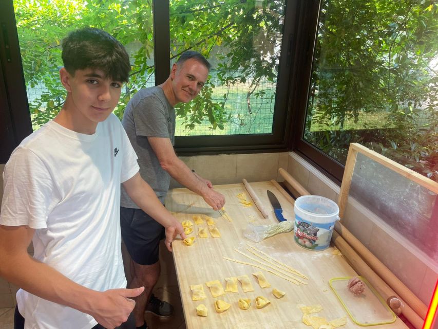 Bologna: Traditional Bolognese Cooking Class With a Meal