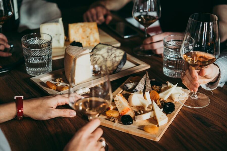 Bologna: Wine Tasting Tour in One of the Oldest Inns