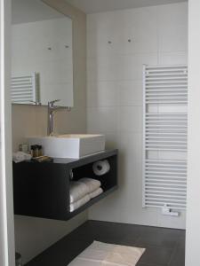 Boutique Hotel De Zwaluw - Hotel Overview