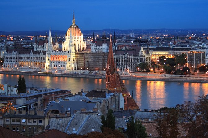 Budapest Highlights Self Guided Scavenger Hunt and Walking Tour