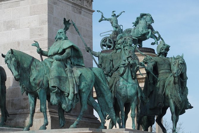 Budapest Pest Side Tour: Days of Glory