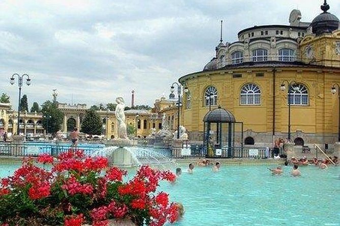 Budapest Private 2 Hrs. Mercedes Sightseeing Tour