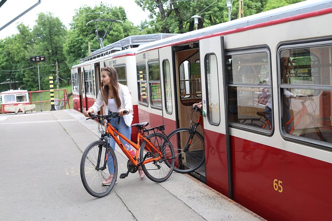 Budapest: Private Adventure Sightseeing Bicycle Tour