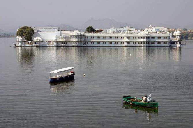 Budget Transfer From Jaipur to Udaipur With Chittorgarh Visit