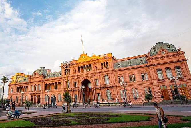 Buenos Aires Super Saver: City Tour, Gaucho Day at a Farm & Tango Dinner-Show