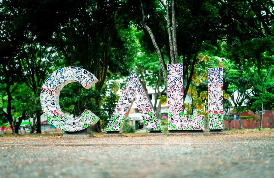 Cali: Walking Tour of the Historic Center