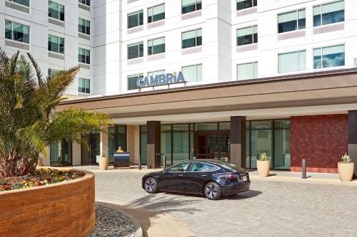 Cambria Hotel & Suites Anaheim Resort Area Review