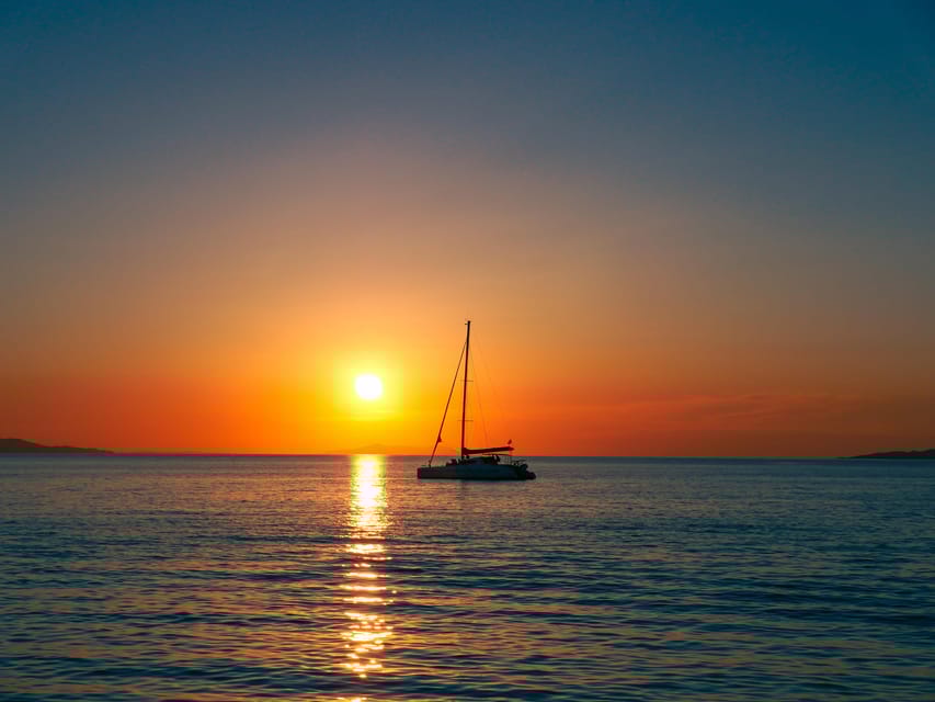 Cancun: Sunset Cruise Adults Only With Live Music & Open Bar