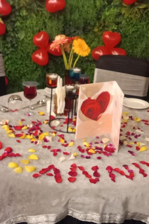 Candle Lit Romantic Dinner In Kashmir