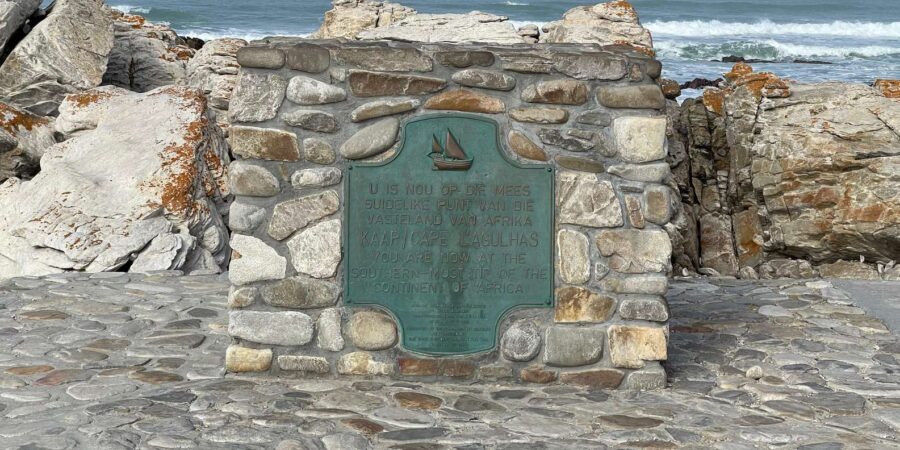 Cape Town: Cape Agulhas and Stony Point Penguin Tour