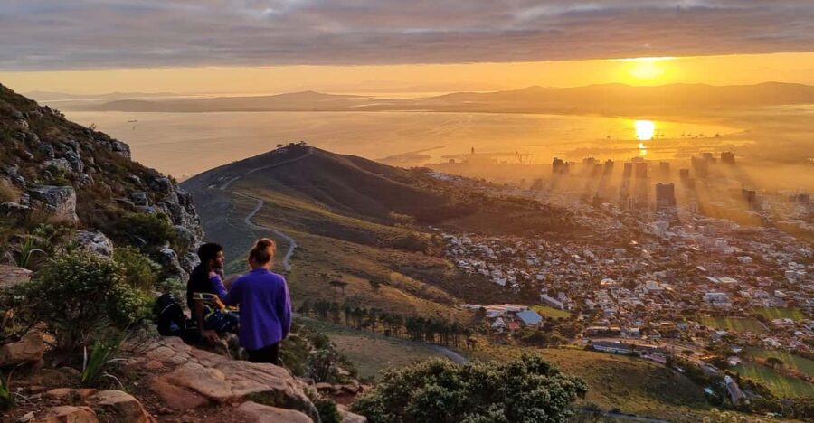 Cape Town: Private Lions Head Sunrise & Sunset Guided Hike