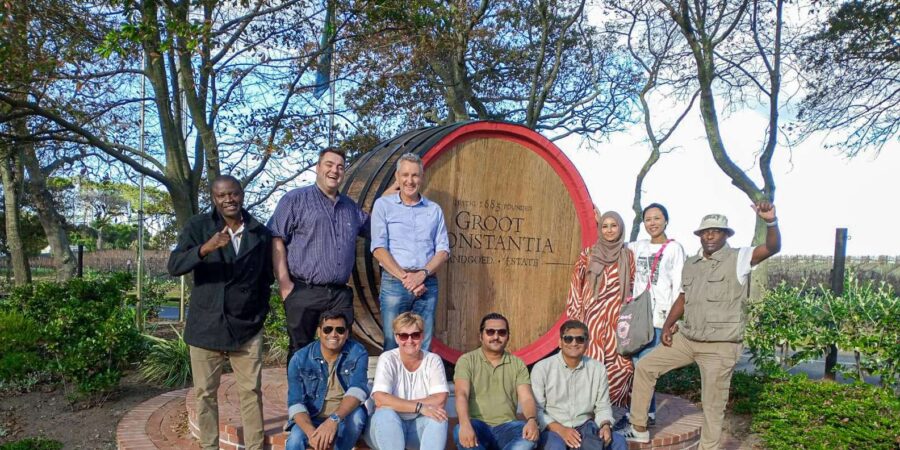 Cape Town:Robben Island ,Kirstenbosch Garden & Wine Tasting