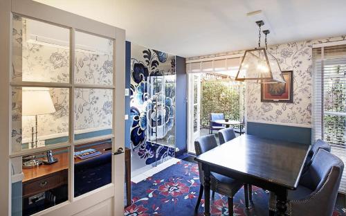 Carlton Ambassador - Sophisticated Setting