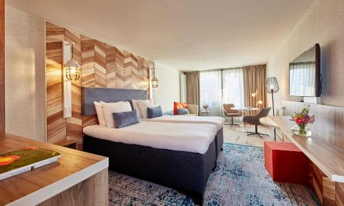 Carlton Beach - Hotel Overview and Location