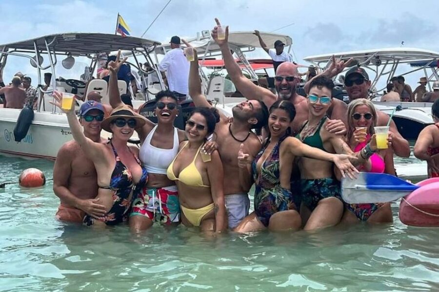 Cartagena: 5 Islands Premium Tour With Lunch and Snorkeling