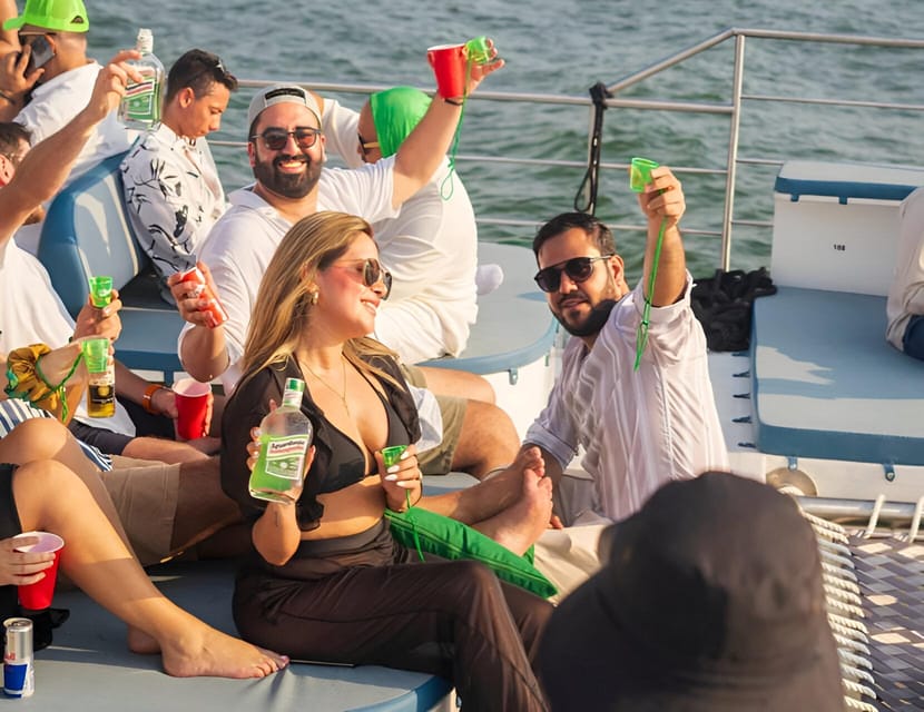 Cartagena: Flamante Sunset Catamaran Cruise With Open Bar!