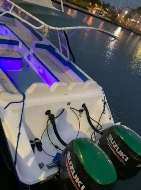 Cartagena: Sunsetplan on Yacht With Open Bar and DJ on Board