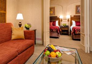 Casablanca Hotel by Library Hotel Collection - Location and Surroundings