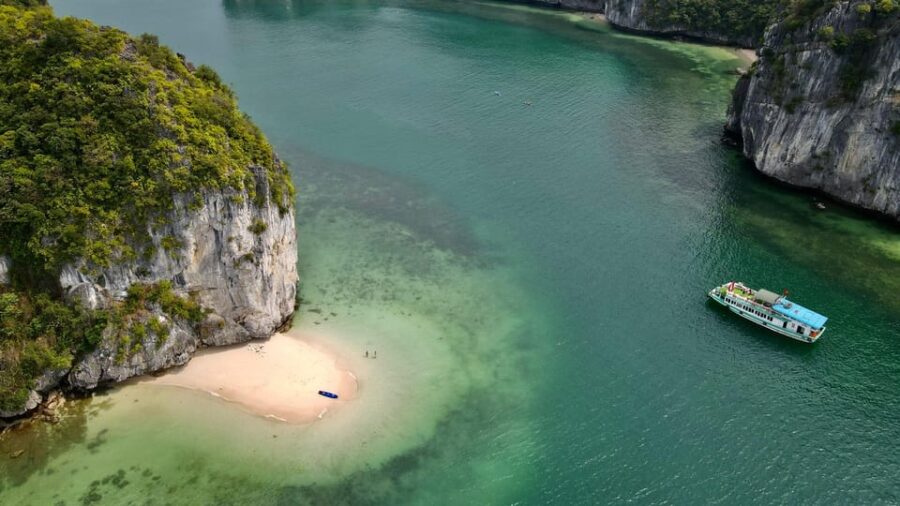 Cat Ba Island: Full-Day Cruise to Lan Ha and Ha Long Bay