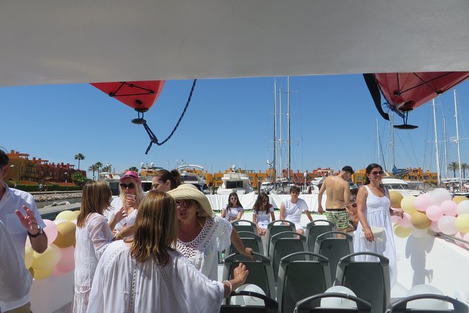 Catamaran Private Tour - Benagil & Marinha Beach - (28 PAX) - Tour Overview
