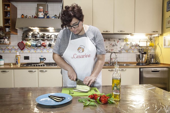 Cesarine: Market Tour & Home Cooking Class in Naples - Itinerary Details