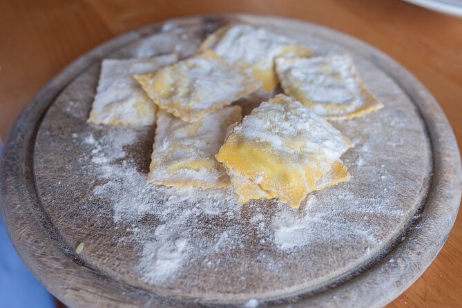 Cesarine: Pasta & Tiramisu Class at Locals Home in Verona