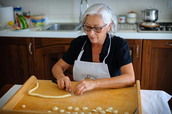Cesarine: Private Pasta Class & Meal at Locals Home in Bari