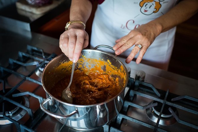 Cesarine: Small Group Market Tour and Cooking Class in Verona