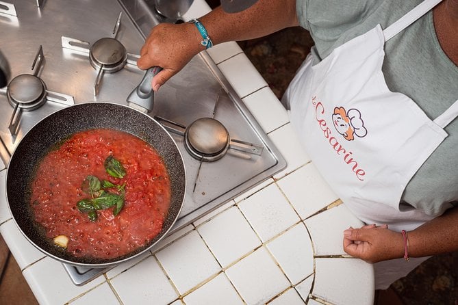 Cesarine: Small Group Market Tour & Cooking Class in Alberobello