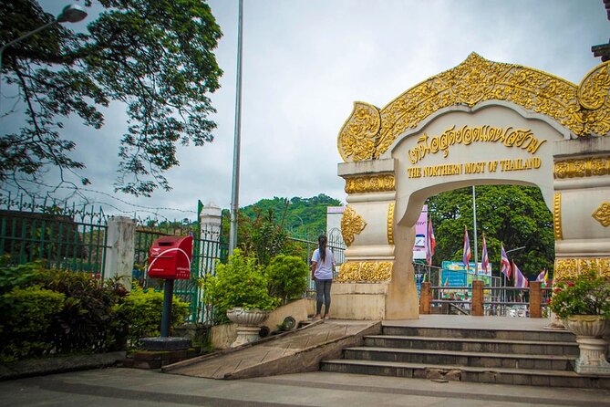 Chiang Rai Tour: Hot Spring,White Temple, Golden Triangle, Yao